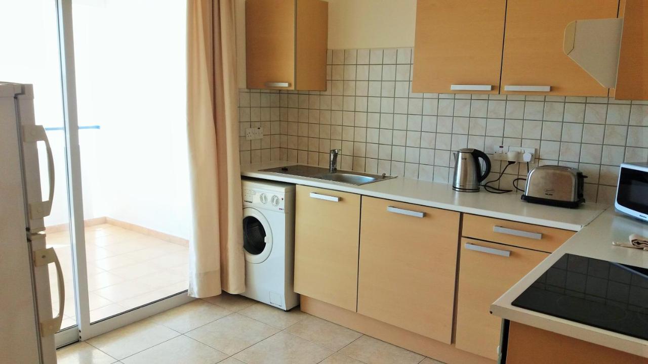 403 Apartment Carisa Artemis Court Larnaca Extérieur photo