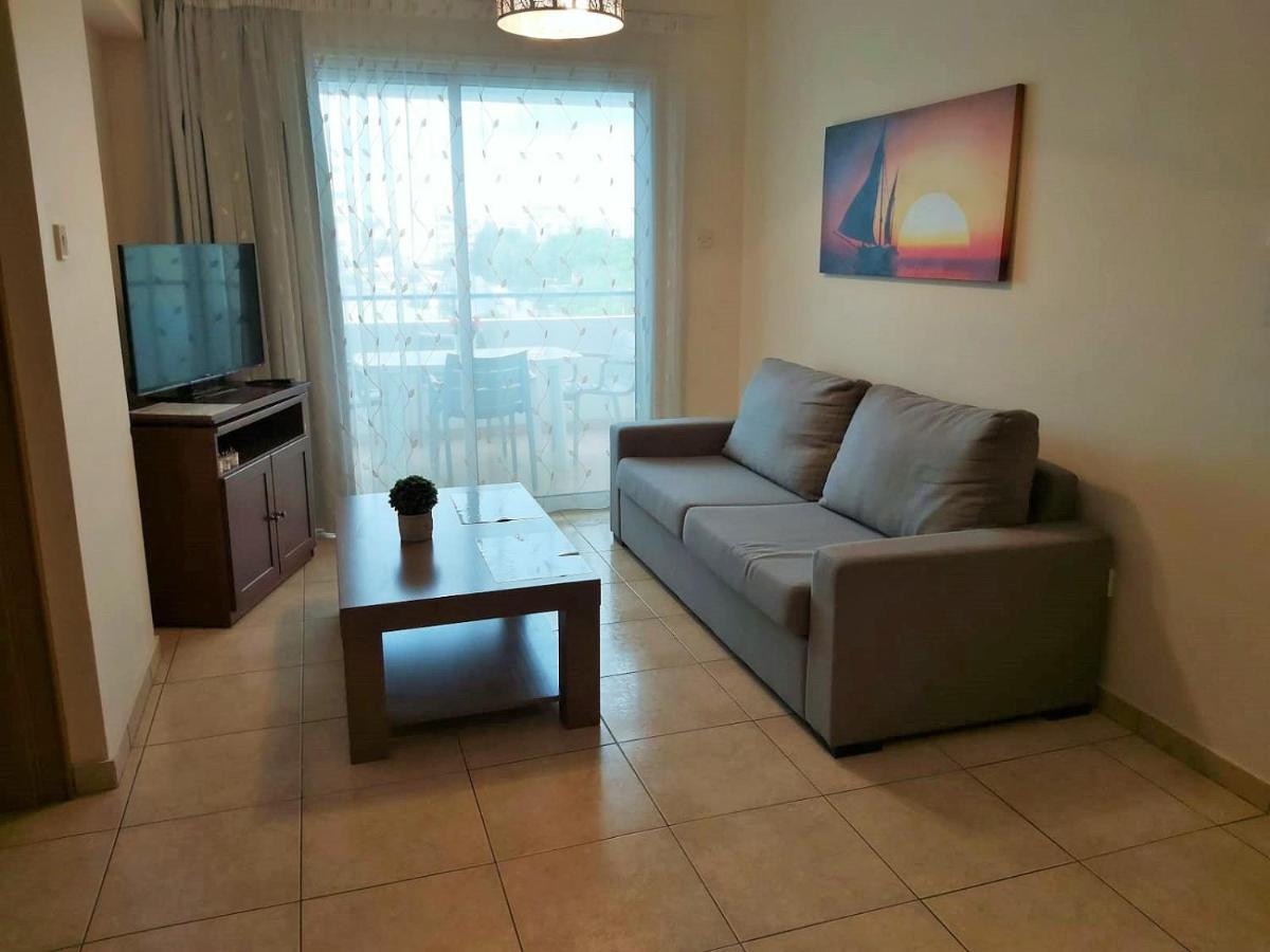 403 Apartment Carisa Artemis Court Larnaca Extérieur photo