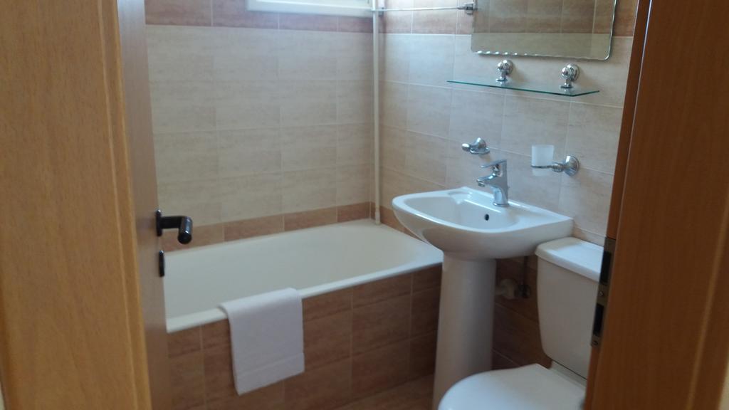 403 Apartment Carisa Artemis Court Larnaca Extérieur photo